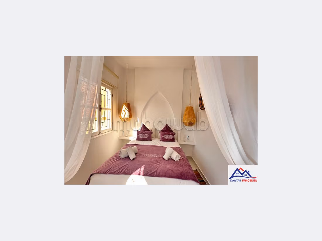 Villa's en luxe woningen kopen in Place Moulay Hassan. 5 Slaapkamers. Terras