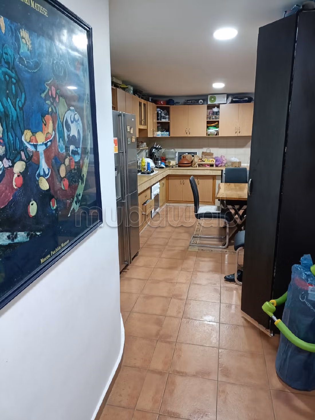 Apartment for sale in Racine. 4 comfortable rooms. Usable fireplace, caretaker service. 