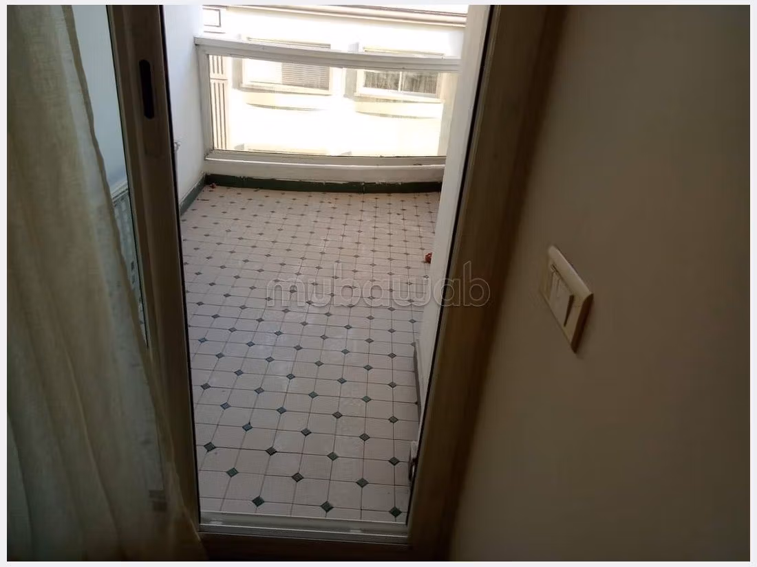 Great apartment for rent in Racine. Total area 80 m². Cellar