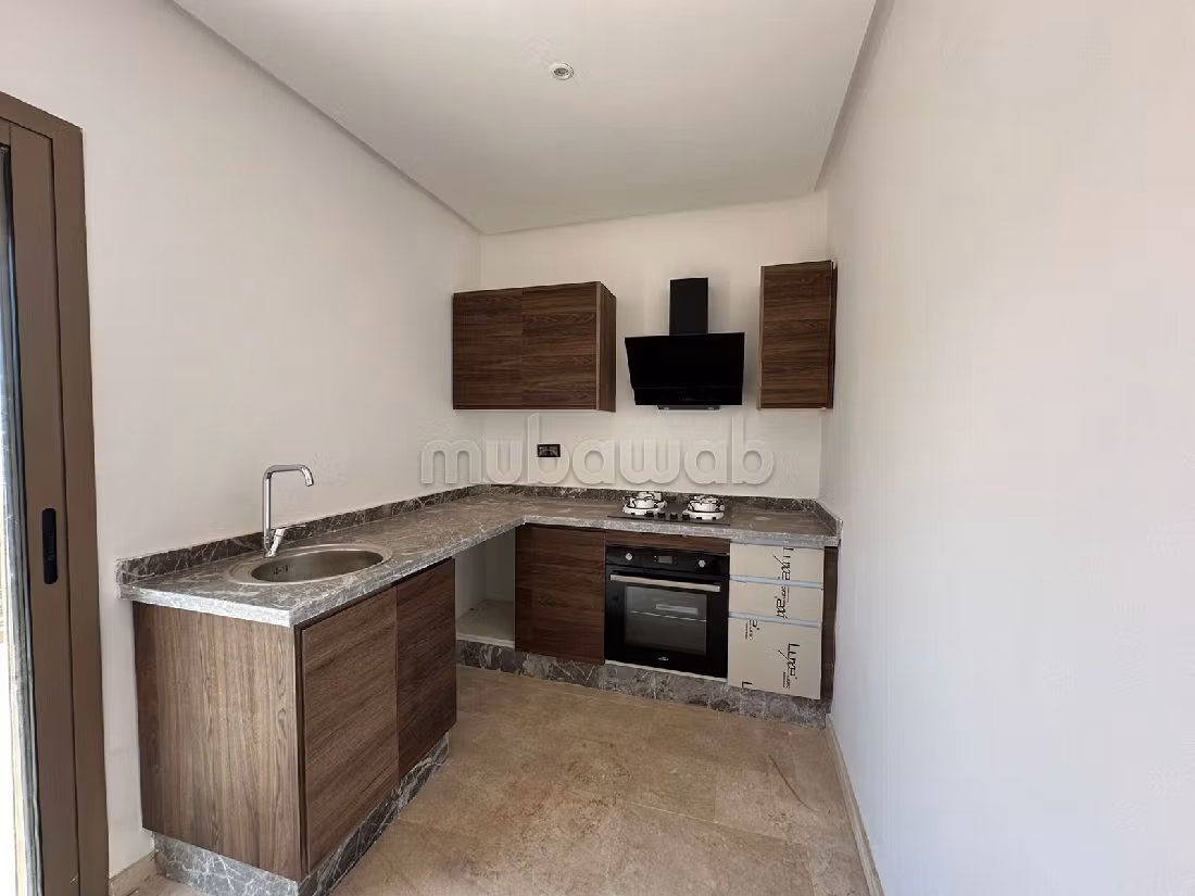 Piso en venta en Route Casablanca. Gran superficie 131 m². Puerta blindada, seguridad implementada