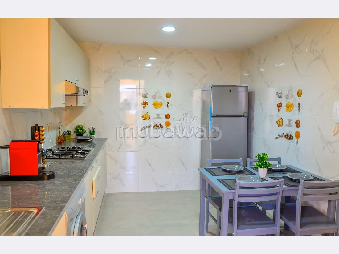 مكاتب ومحلات للبيع ببني ملال. 1 غرفة جيدة.