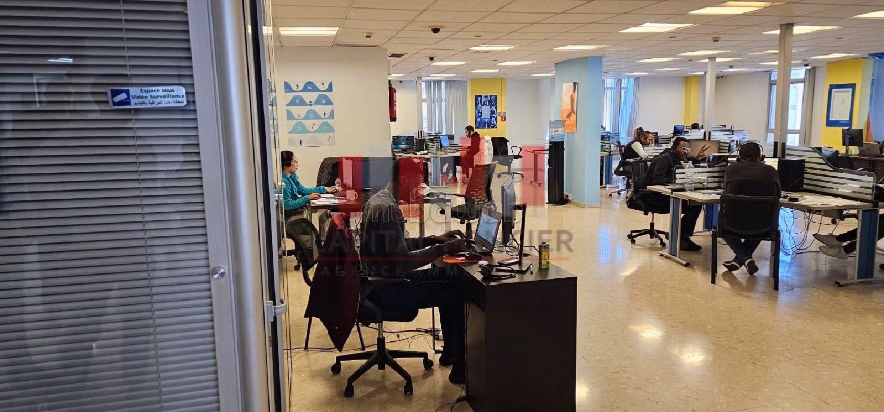 Offices for rent in Maârif. Small area 315 m². Lift and parking spaces