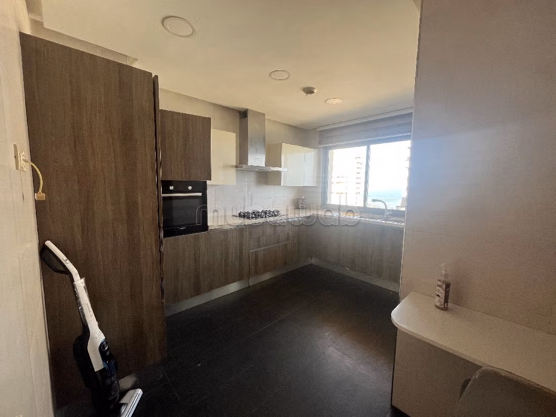 Appartement meuble a la marina