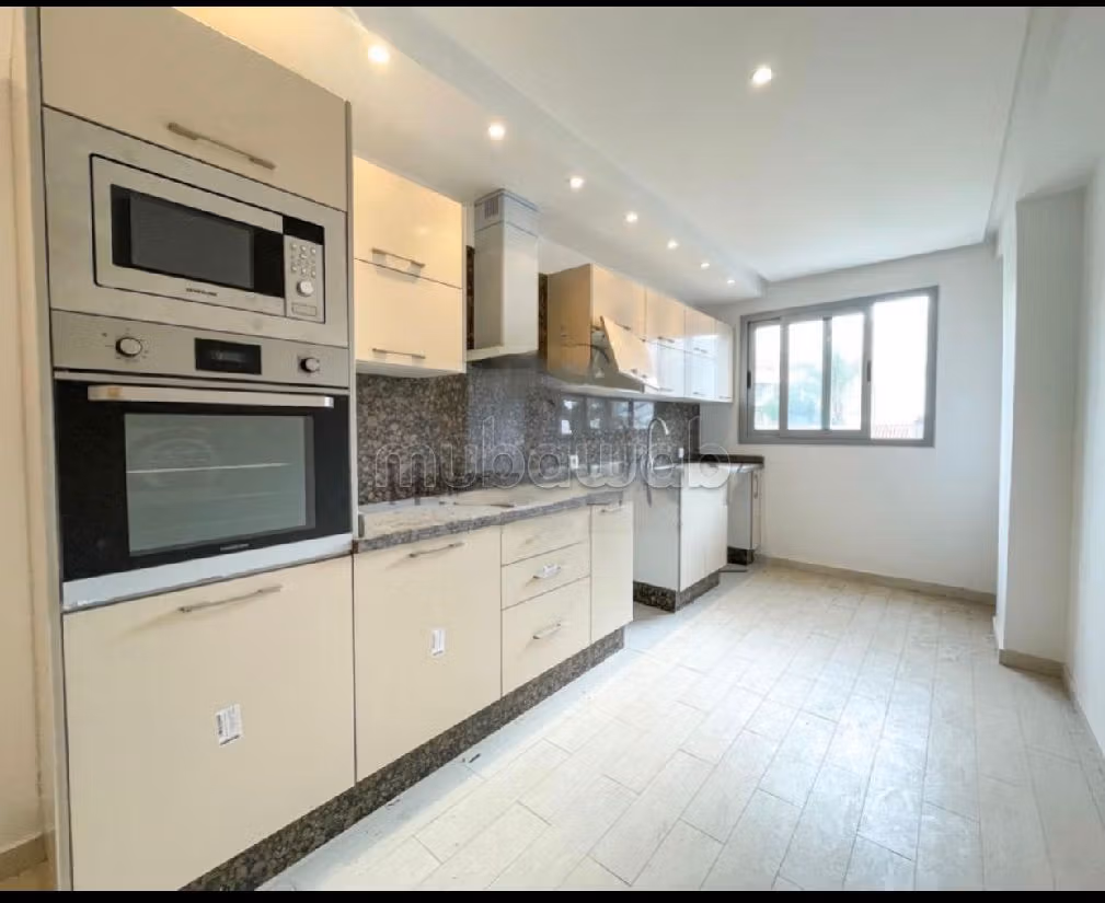 Très bel appartement en location à Ferme Bretonne Hay Arraha. 4 pièces. Conciergerie à disposition, système de climatisation