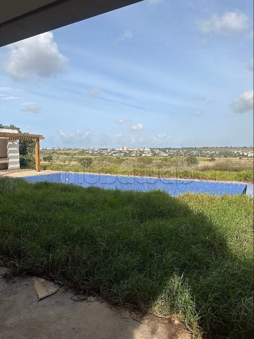 Te huur: villa's en luxe woningen. Totale oppervlakte 1500 m². Garage en mooi terras. 