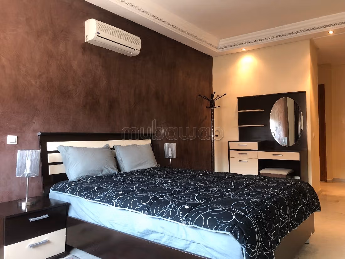 Rent an apartment in Guéliz. Dimension 96 m². General satellite dish system, On site security.