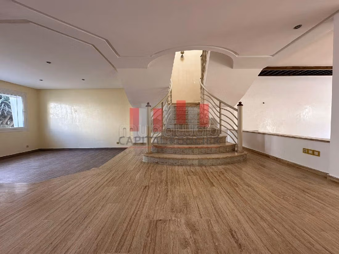 Eccezionale casa di lusso in affitto a Californie. Superficie totale 600 m². Camino e aria condizionata