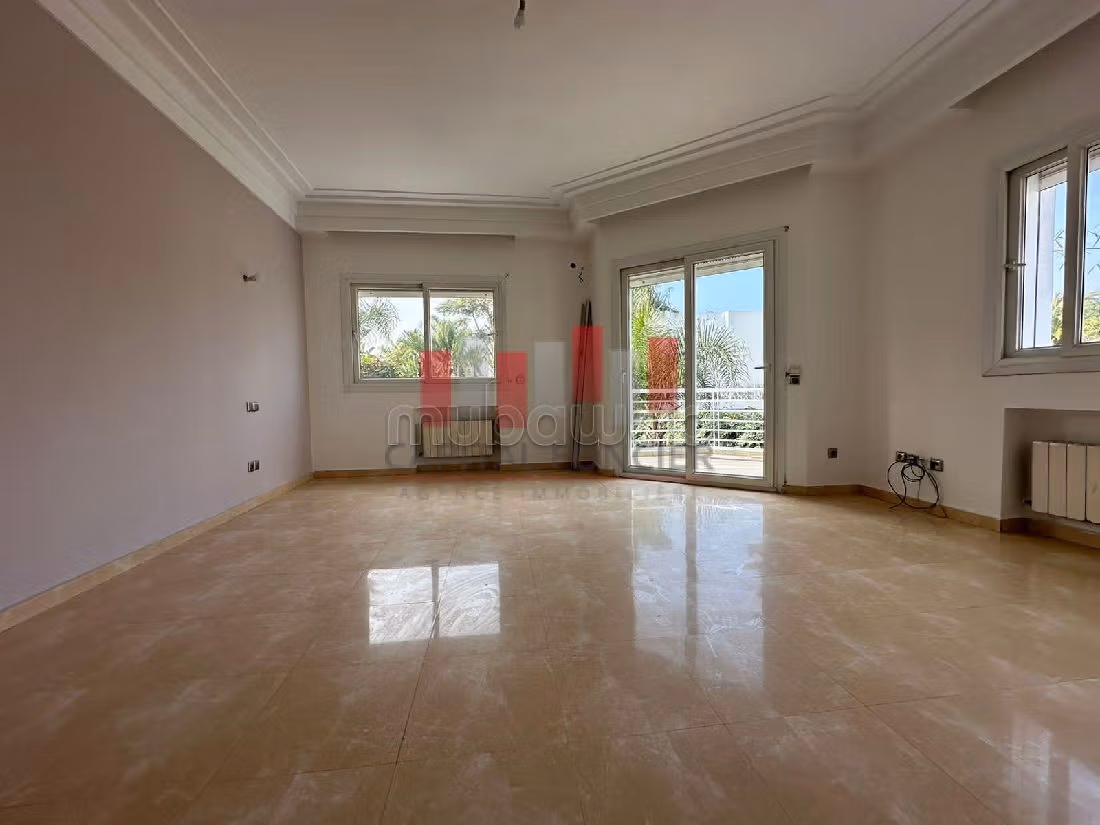 Eccezionale casa di lusso in affitto a Californie. Superficie totale 600 m². Camino e aria condizionata