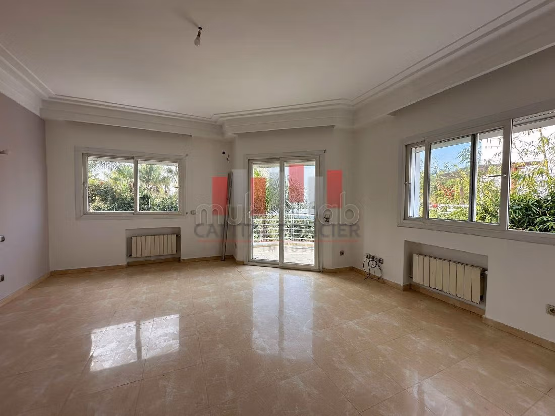 Eccezionale casa di lusso in affitto a Californie. Superficie totale 600 m². Camino e aria condizionata