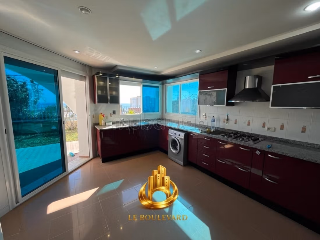 A vendre villa S4 avec piscine à Hammamet