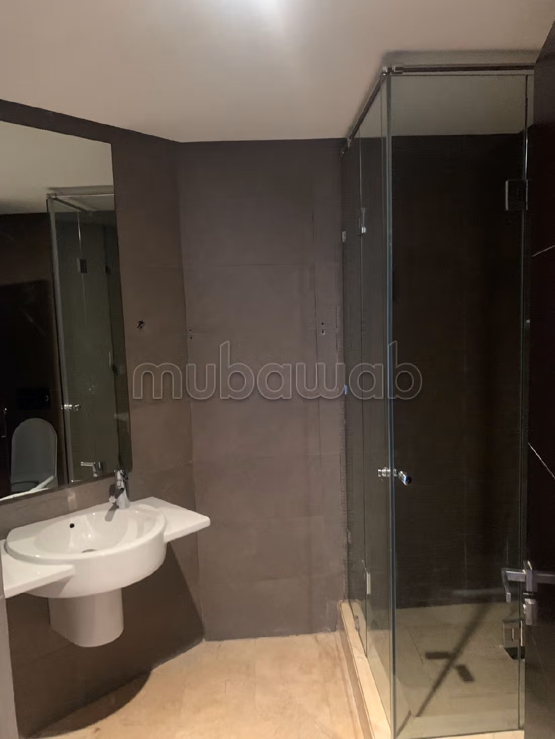 شقة رائعة للإيجار ب المدينة الخضراء. 2 غرف رائعة. حديقة ومرآب