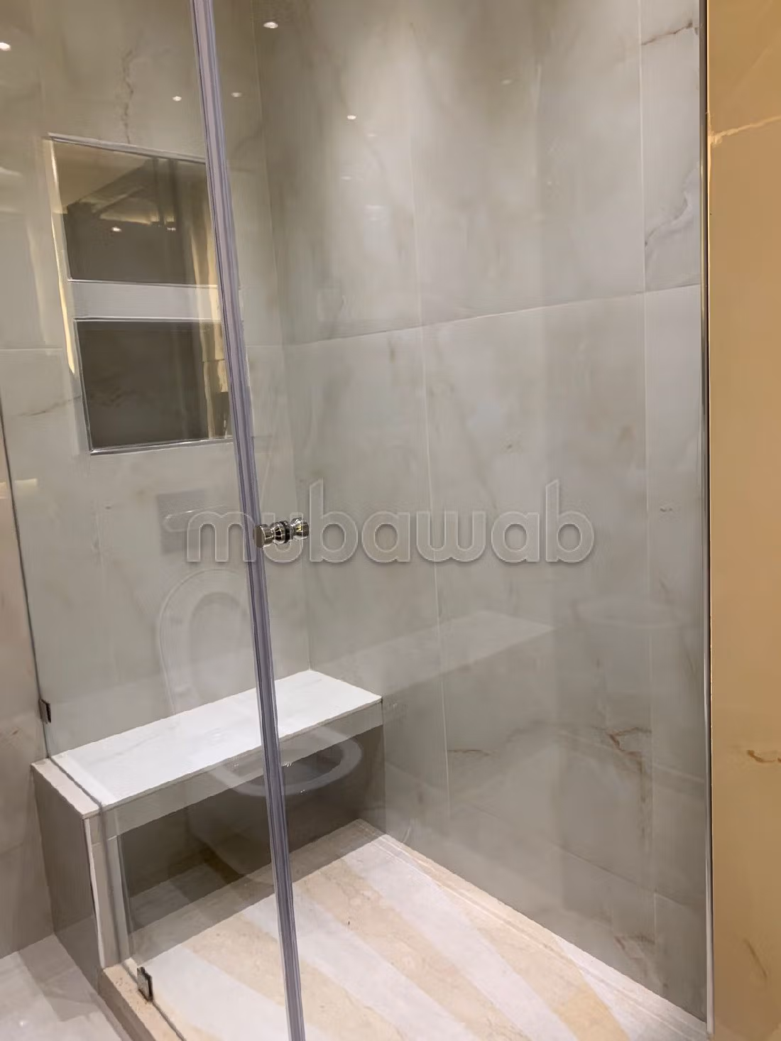 شقة رائعة للإيجار ب المدينة الخضراء. 2 غرف رائعة. حديقة ومرآب