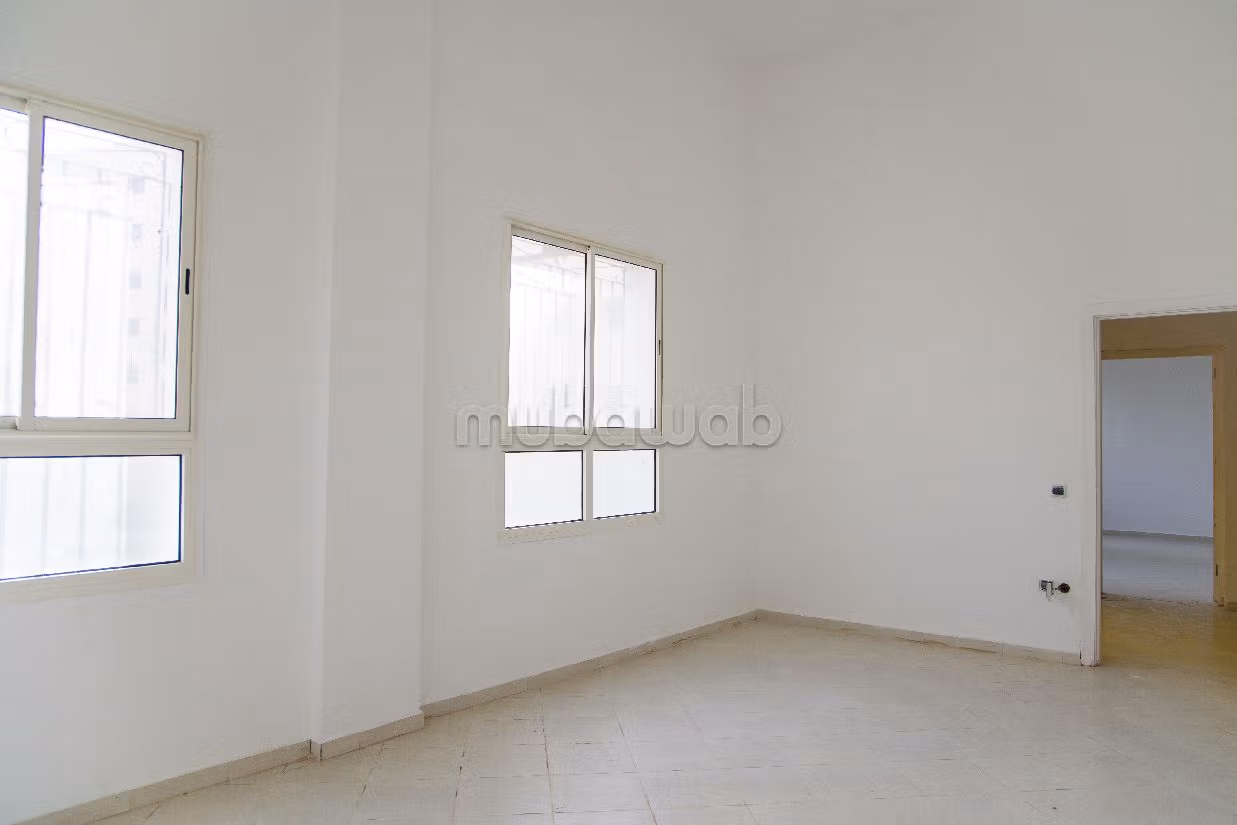 مكاتب ومحلات للبيع بمرجان. المساحة 114 م²