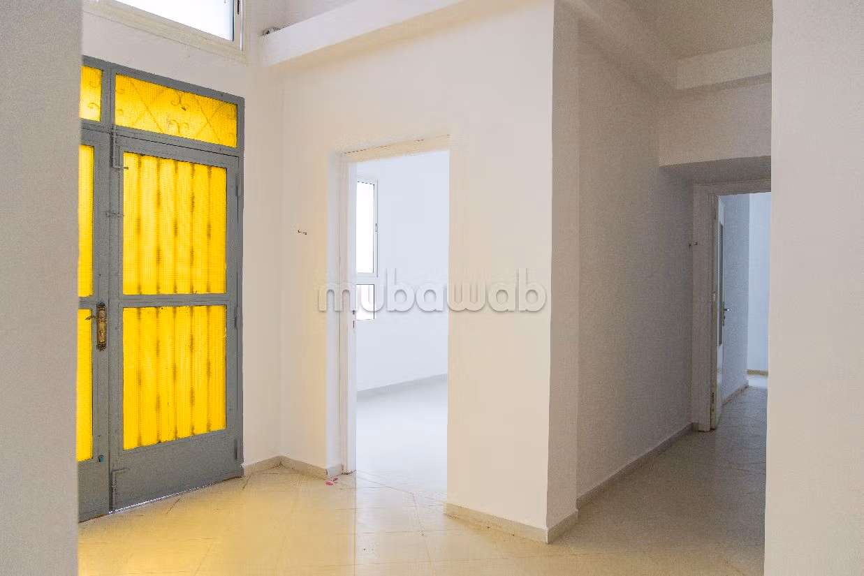 مكاتب ومحلات للبيع بمرجان. المساحة 114 م²