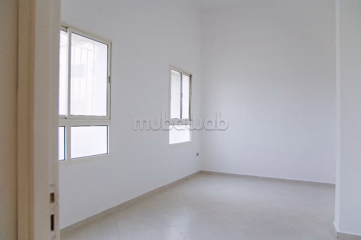 مكاتب ومحلات للبيع بمرجان. المساحة 114 م²