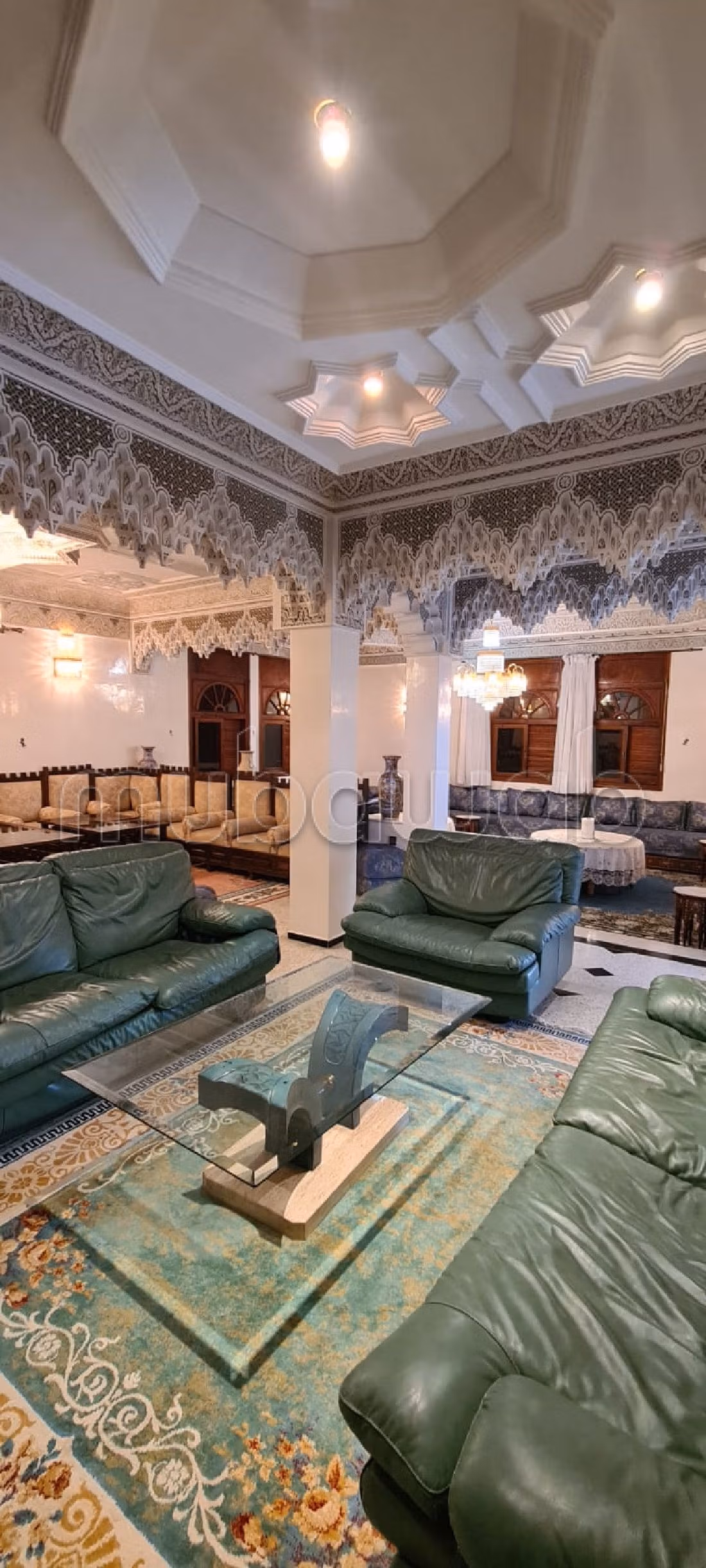 فيلا فاخرة للبيع ب بئر الرامي الشرقية. 6 غرف جميلة. حديقة وشرفة