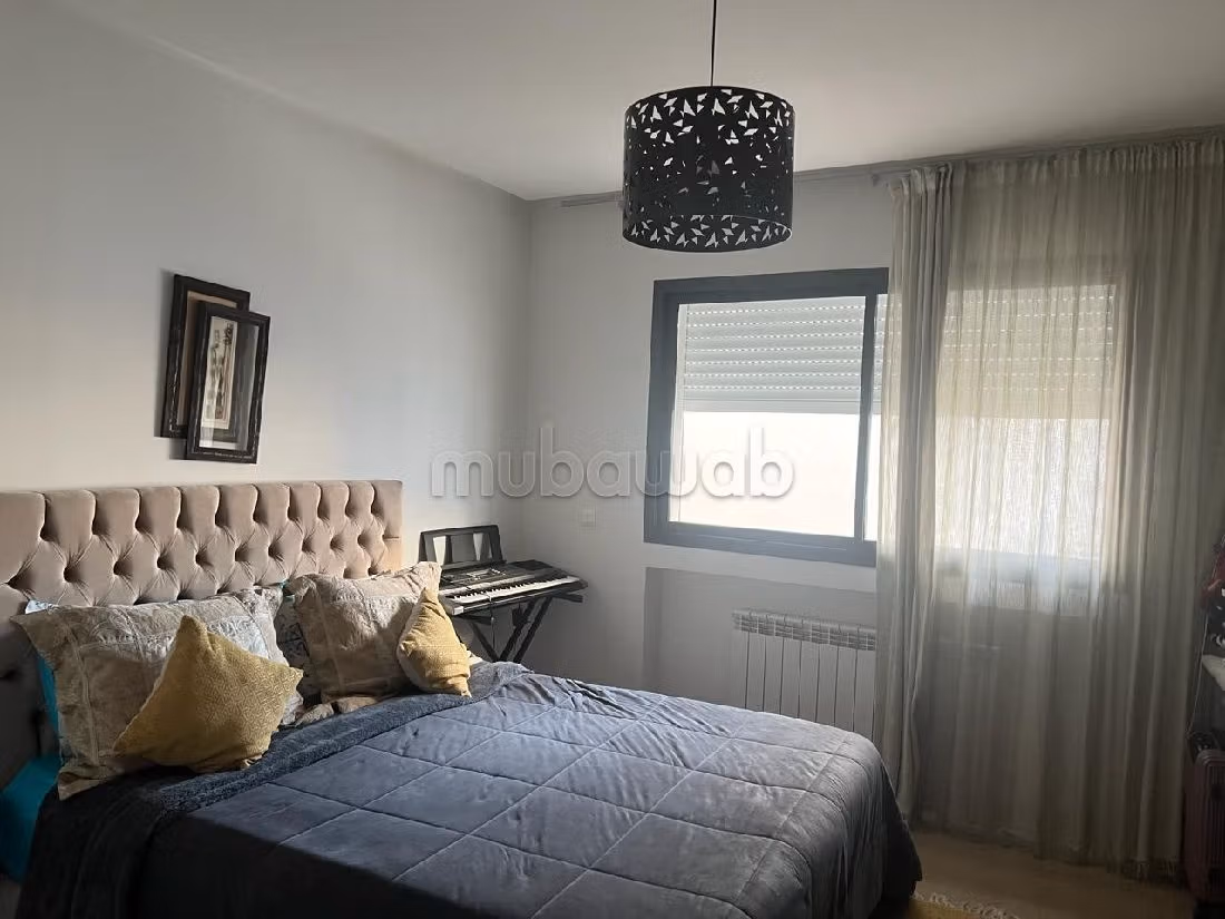 شقة للشراء ب سكرة. 3 غرف رائعة. نوافذ زجاجية مزدوجة ومدفئة مركزية. 