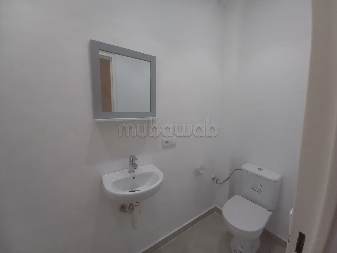 Appartementen huren in Riviera. Oppervlakte 140 m². Tuin en lift. 