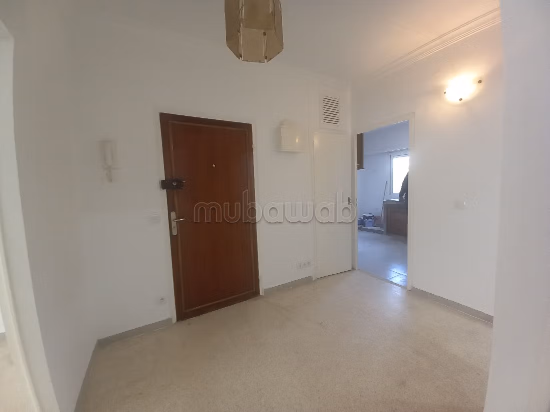 Appartementen huren in Riviera. Oppervlakte 140 m². Tuin en lift. 