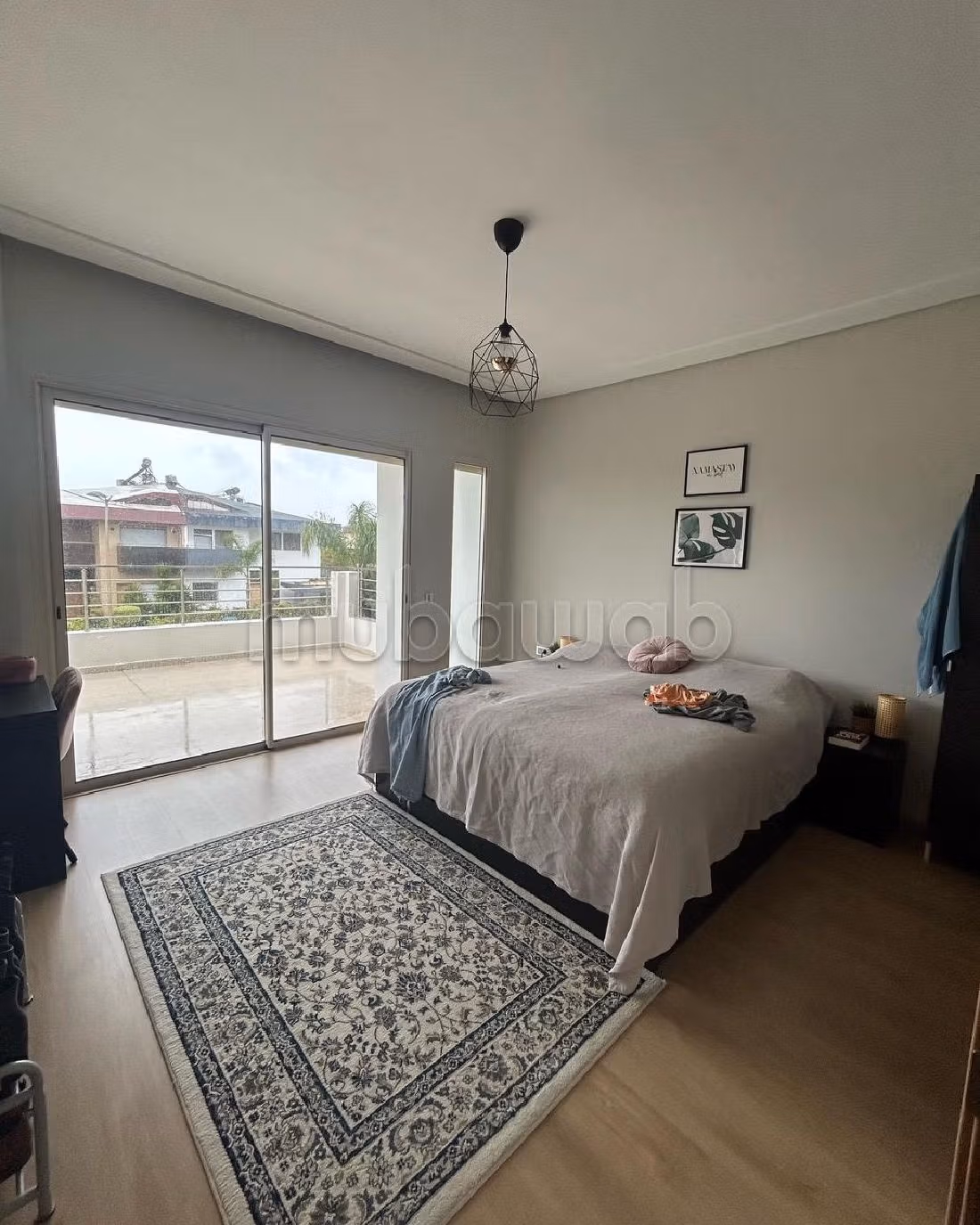 Maestosa villa in affitto. 4 belle camere da letto. Camino e piscina. 