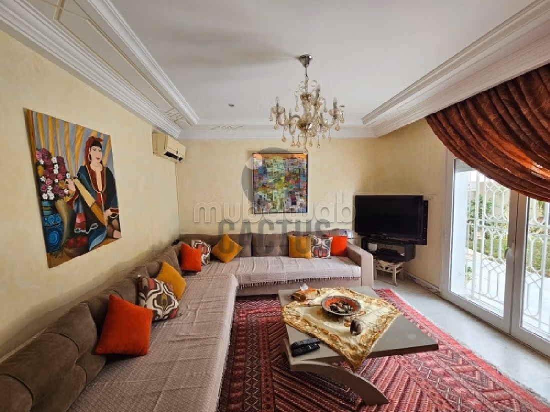 À vendre Villa de 380m² sur un terrain de 505m² à