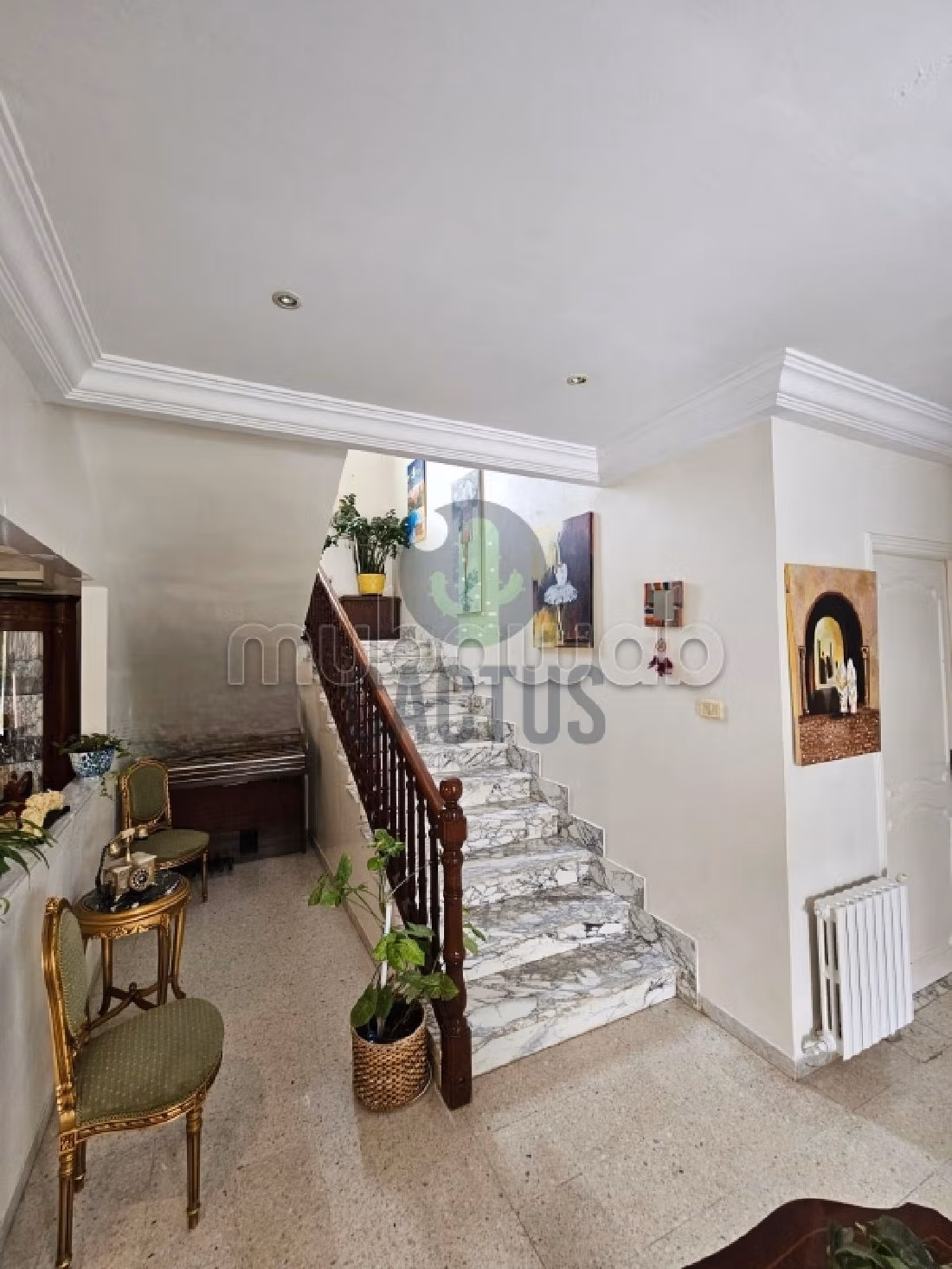 À vendre Villa de 380m² sur un terrain de 505m² à