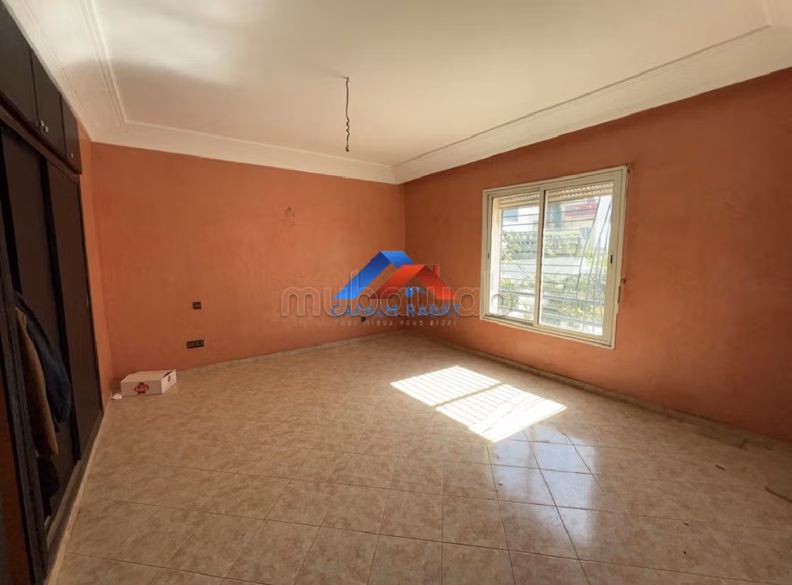 Eccezionale residenza di lusso in vendita. 6 ampi locali. Giardino e posto auto