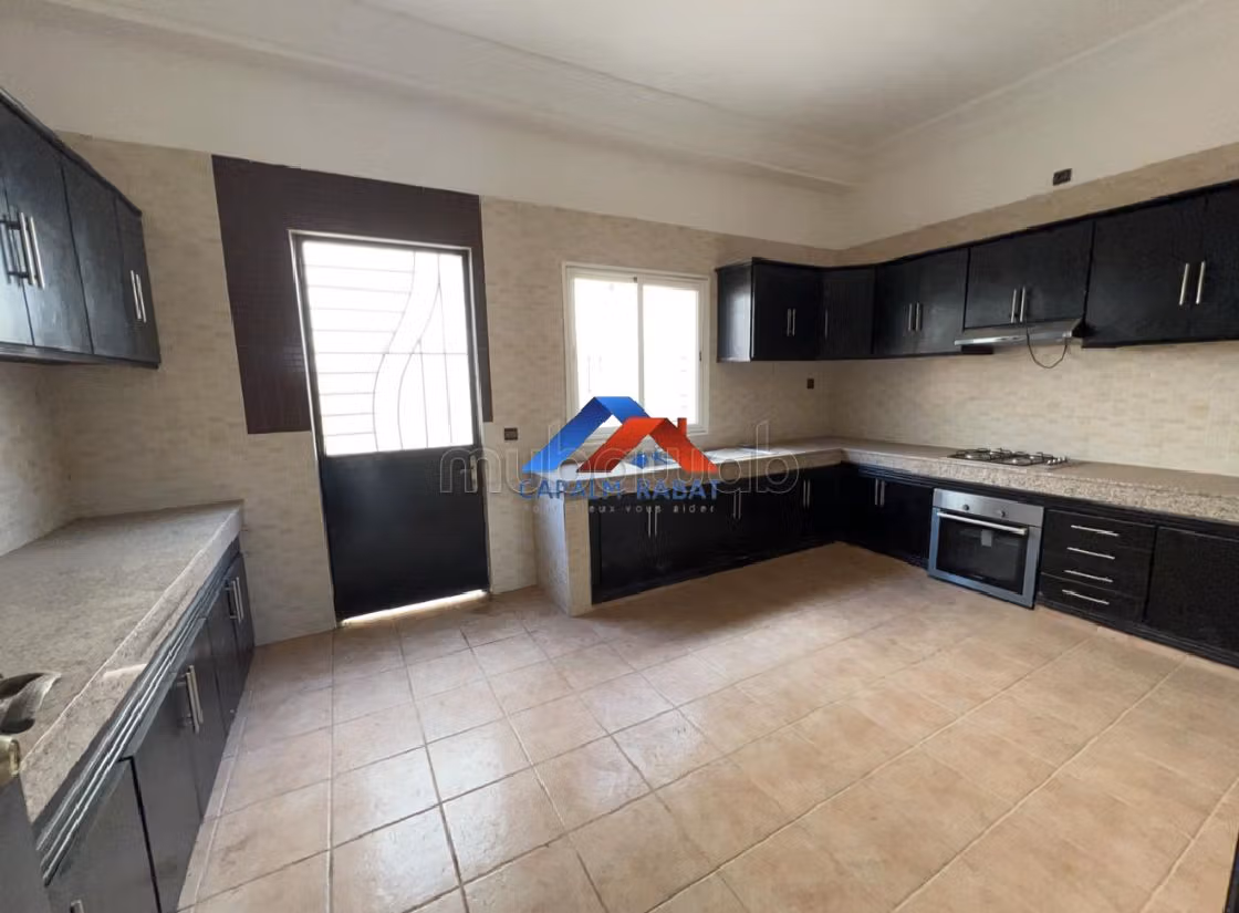 Eccezionale residenza di lusso in vendita. 6 ampi locali. Giardino e posto auto