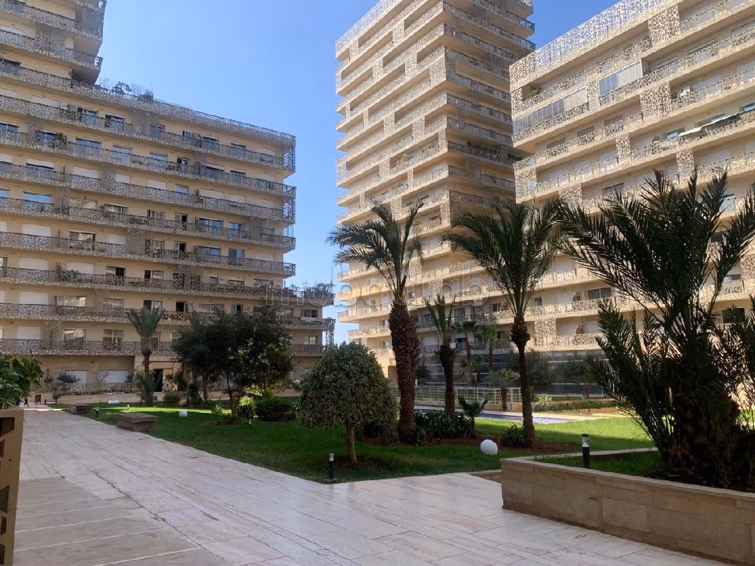 Appartementen om te huren in Casablanca Finance City. 6 Ruimtes. Volledig gemeubileerd. 