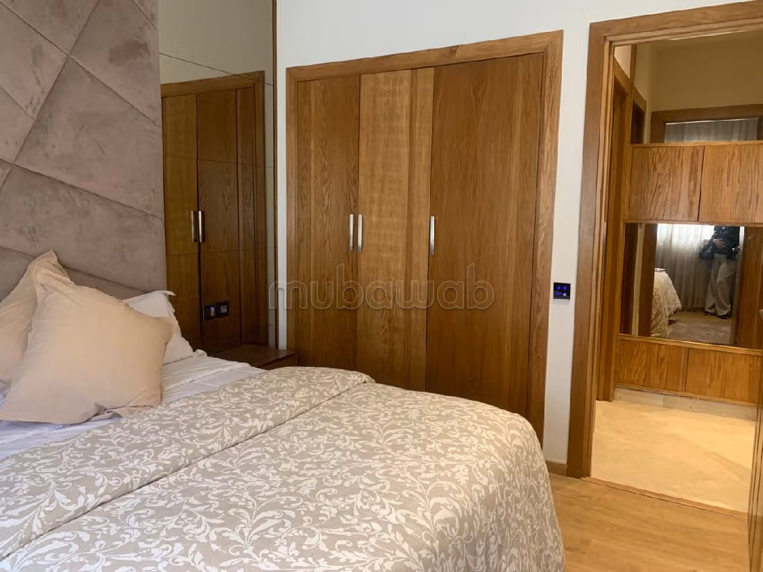 Appartementen om te huren in Casablanca Finance City. 6 Ruimtes. Volledig gemeubileerd. 