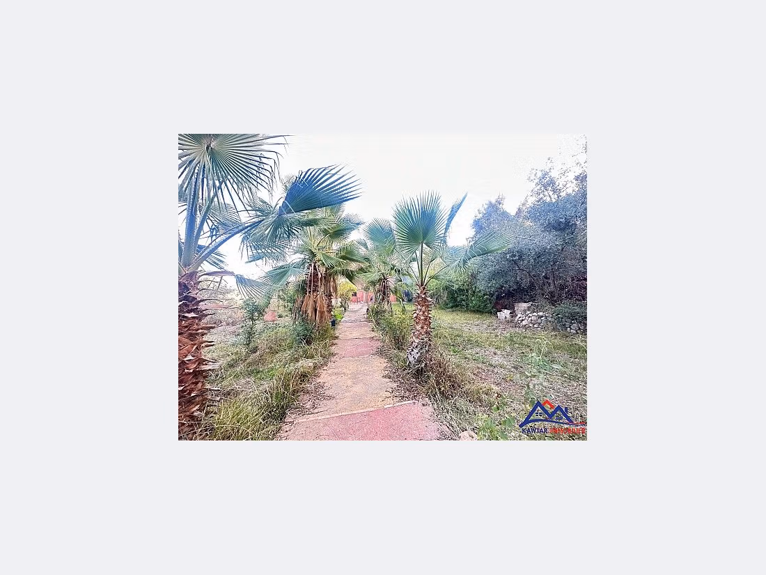 Se vende villa de lujo en Route de l'Ourika. 8 dormitorios. Hermosa terraza y jardín