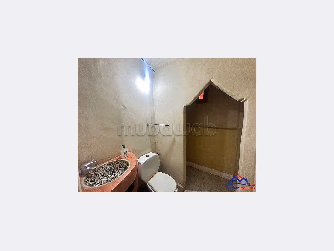 Se vende villa de lujo en Route de l'Ourika. 8 dormitorios. Hermosa terraza y jardín