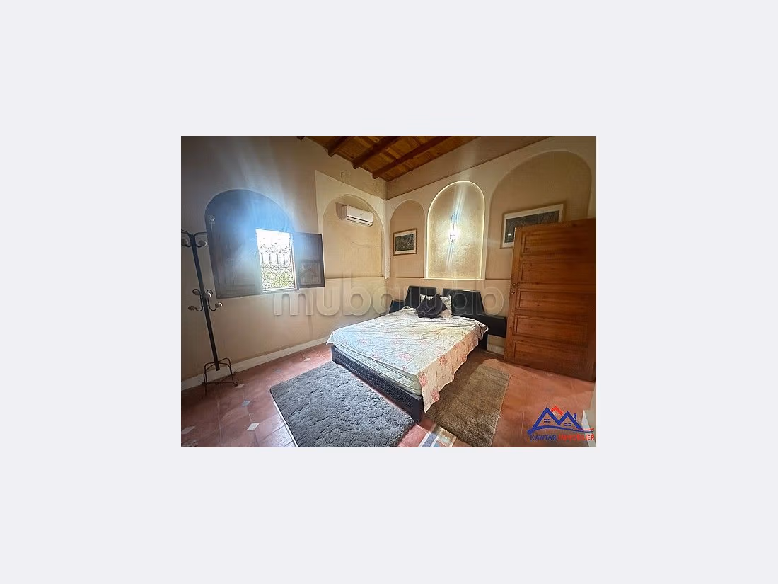 Se vende villa de lujo en Route de l'Ourika. 8 dormitorios. Hermosa terraza y jardín