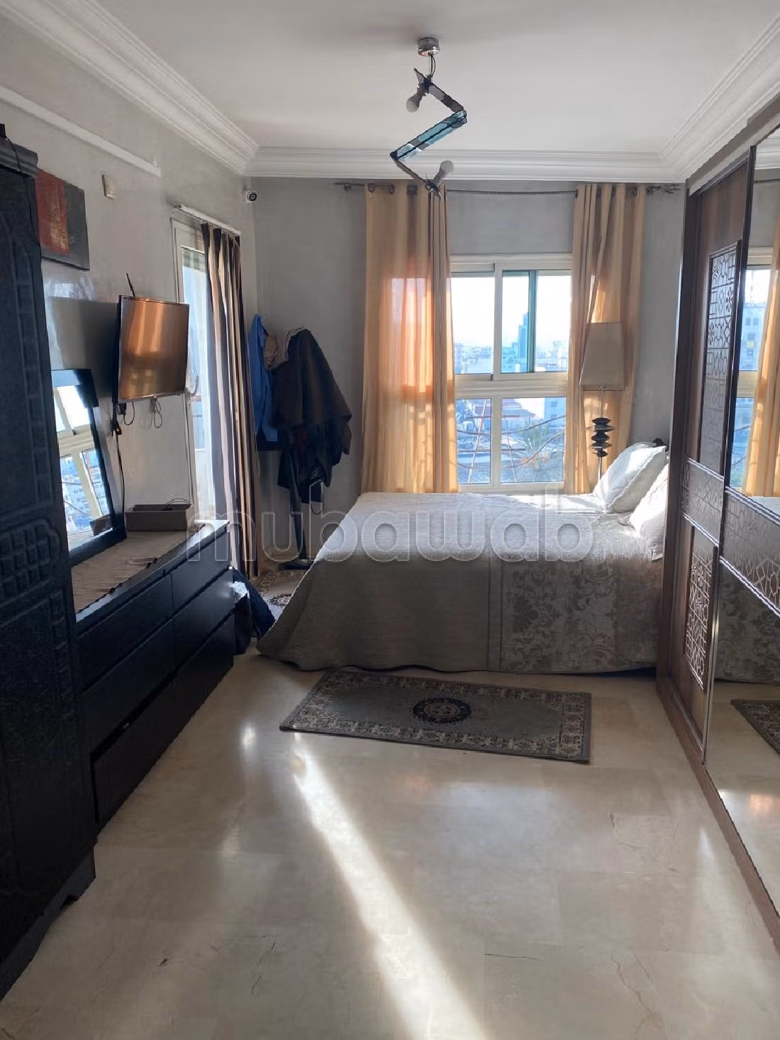 شقة رائعة للبيع ب لاجيروند. المساحة الكلية 133 م². مصعد وأماكن وقوف السيارات