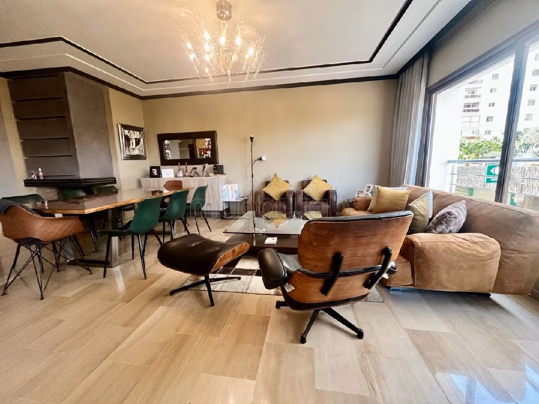 Appartement à Vendre de 302.0 m² à Casablanca, Maarif Extension