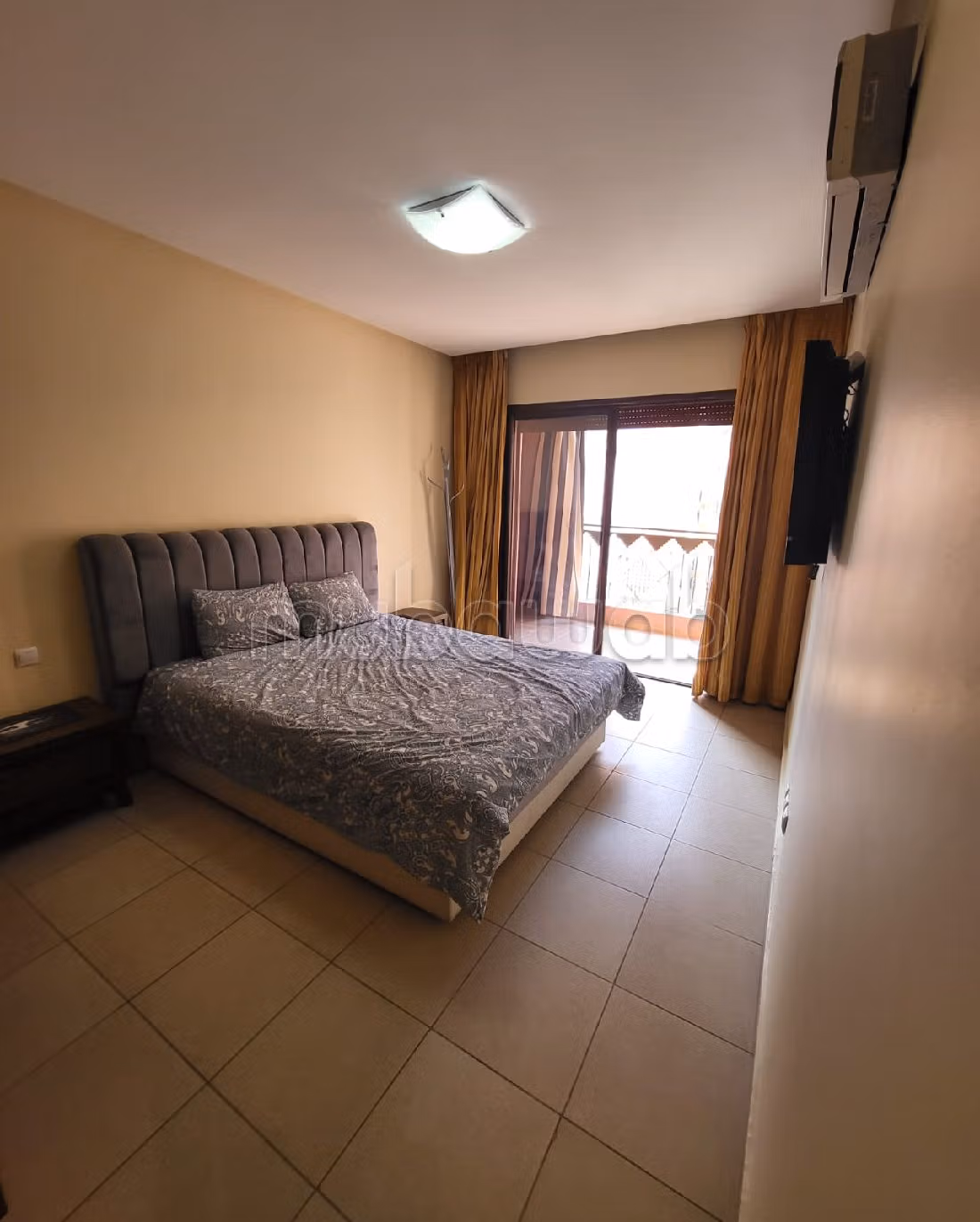 شقة جميلة للبيع بكليز. 2 غرف جميلة. 