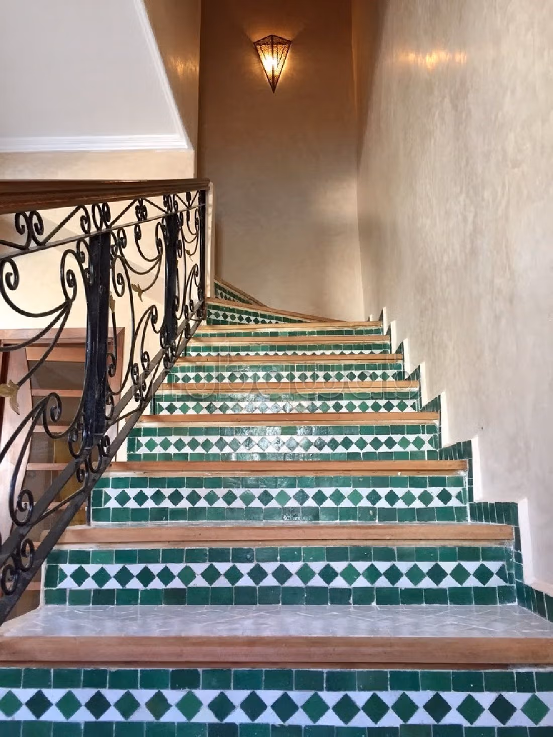 Acquista casa. 2 camere da letto. arredato. 