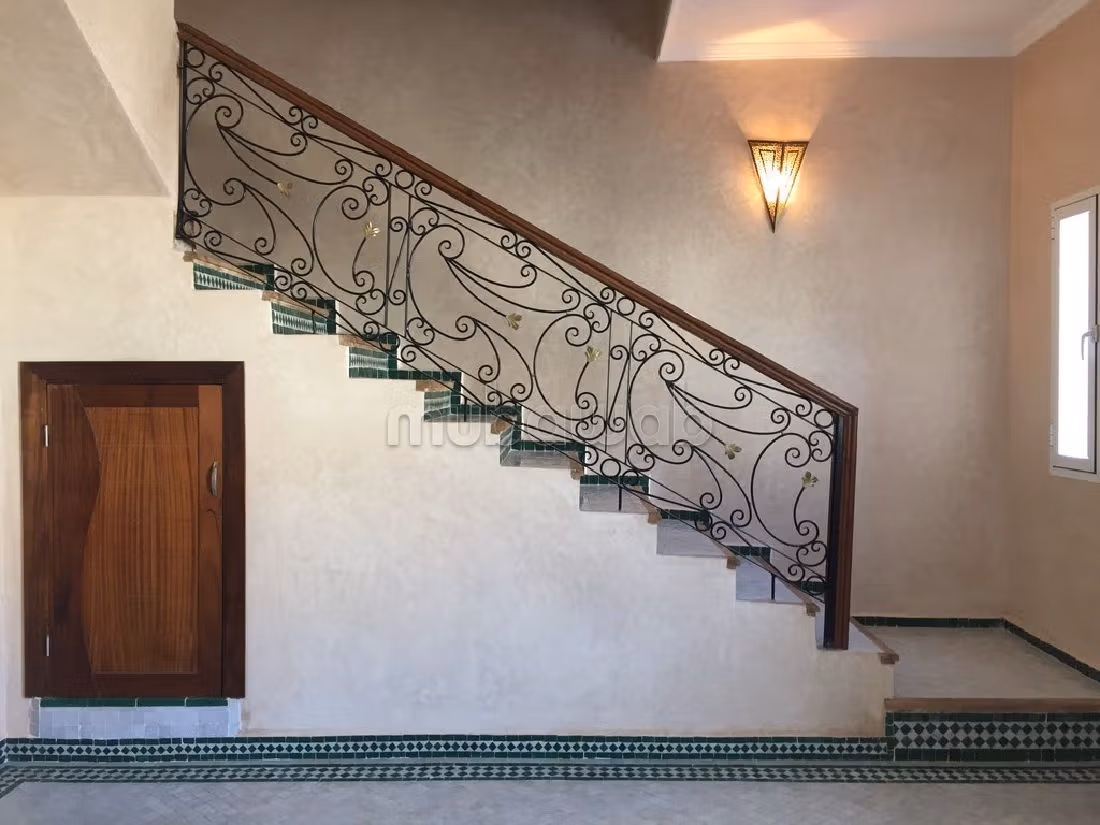 Acquista casa. 2 camere da letto. arredato. 