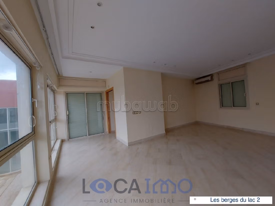 A louer une villa de maitre en S5 avec piscine au Lac 2