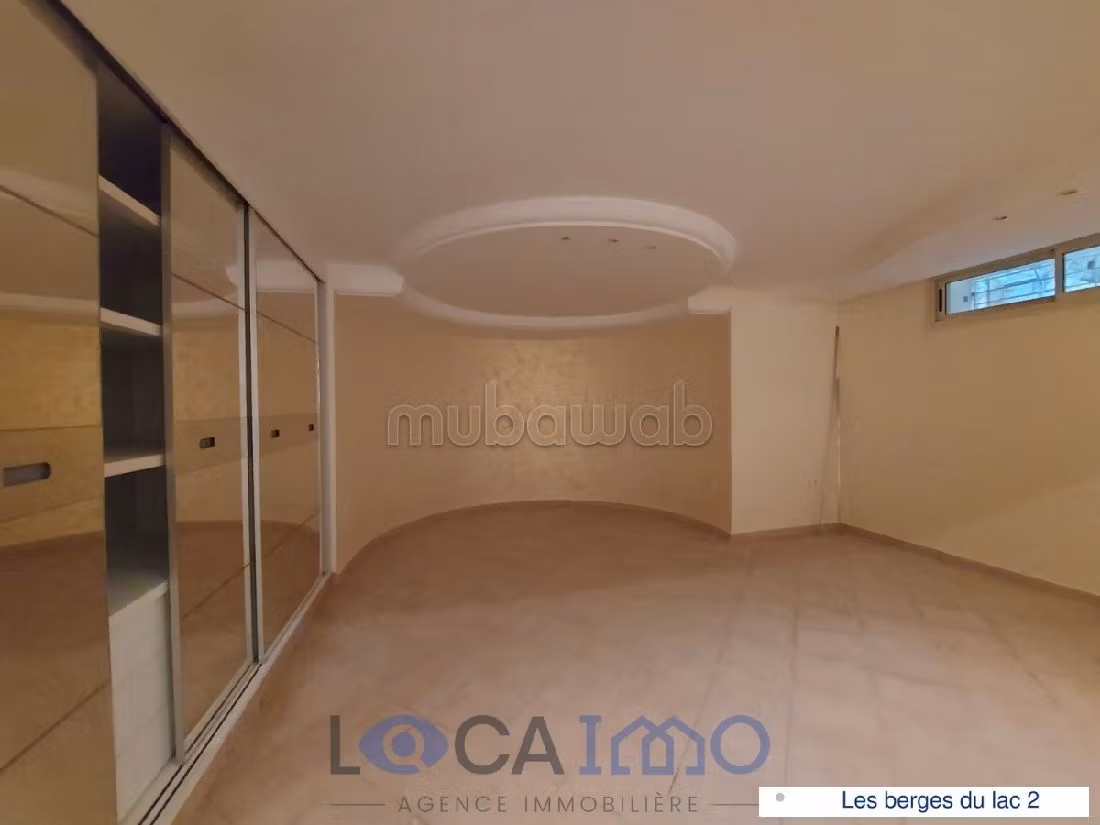 A louer une villa de maitre en S5 avec piscine au Lac 2