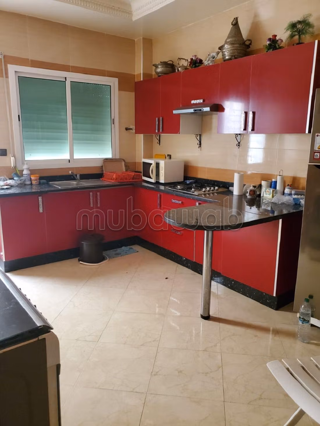 بيع شقة ب طريق مكناس. المساحة الإجمالية 154 م². مفروشة