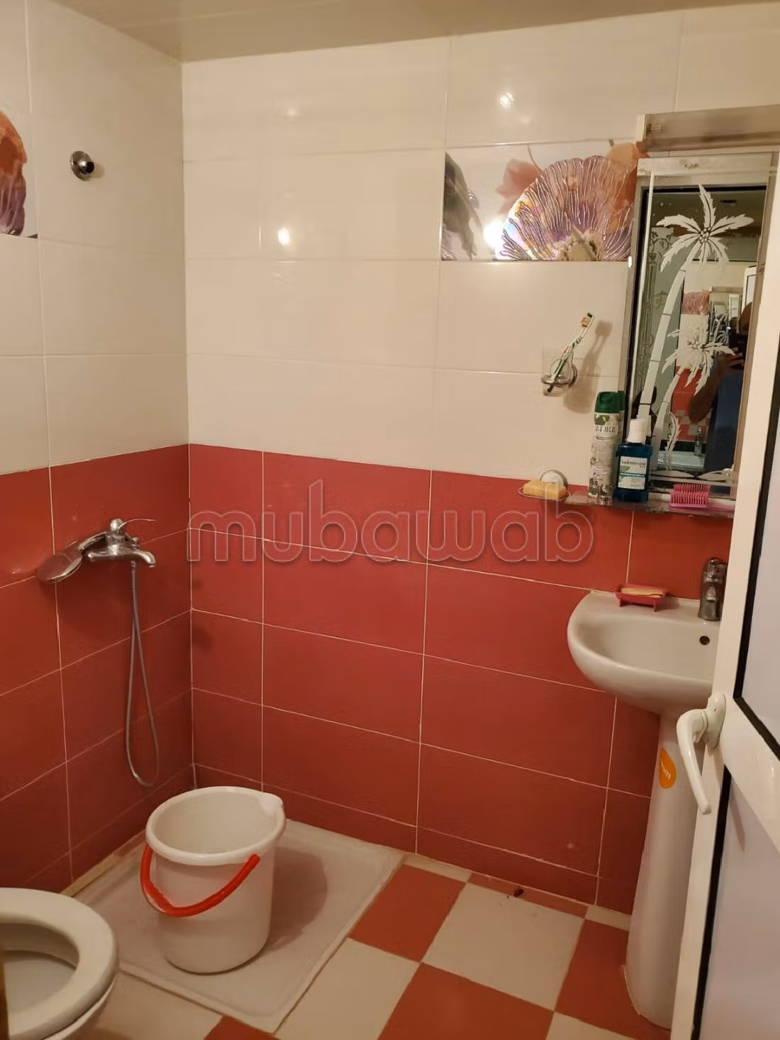 بيع شقة ب طريق مكناس. المساحة الإجمالية 154 م². مفروشة