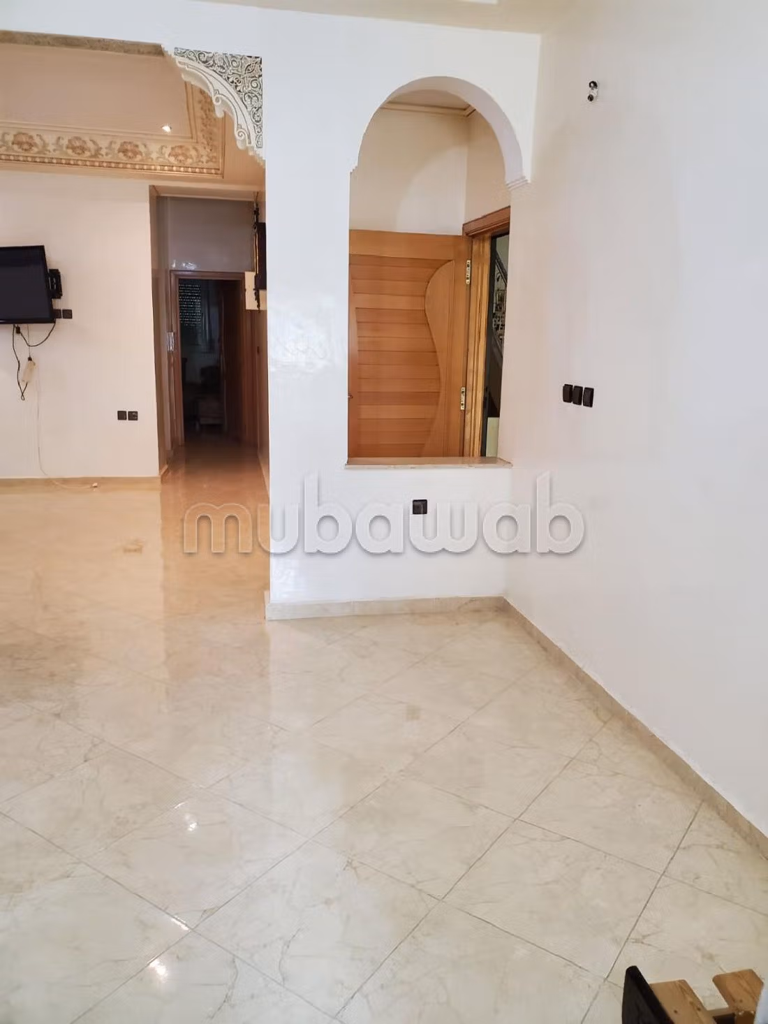 بيع شقة ب طريق مكناس. المساحة الإجمالية 154 م². مفروشة