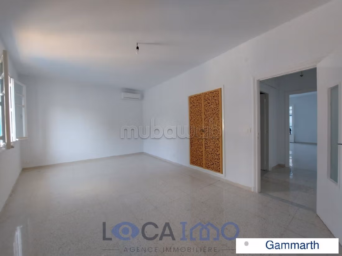 A louer une villa de maitre en S5 avec piscine à Gammarth
