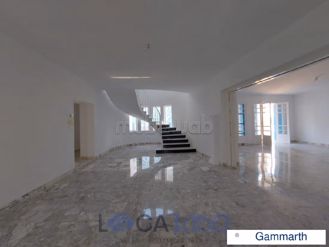 A louer une villa de maitre en S5 avec piscine à Gammarth