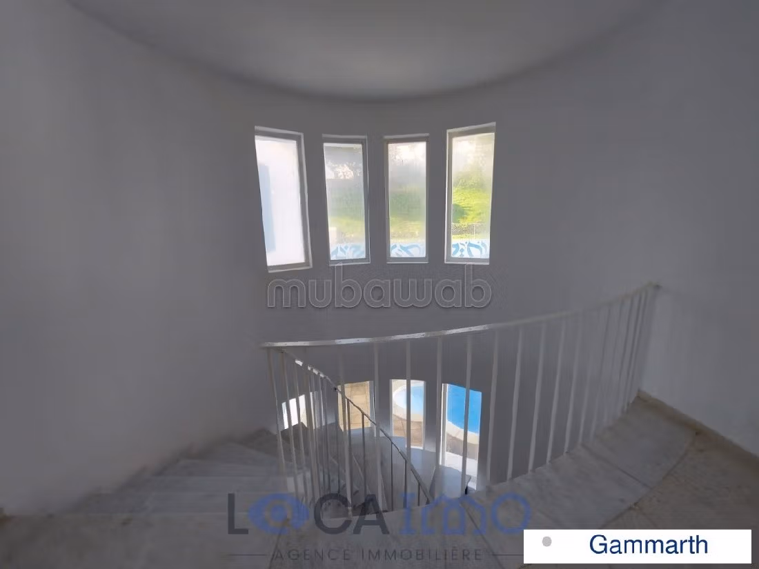 A louer une villa de maitre en S5 avec piscine à Gammarth