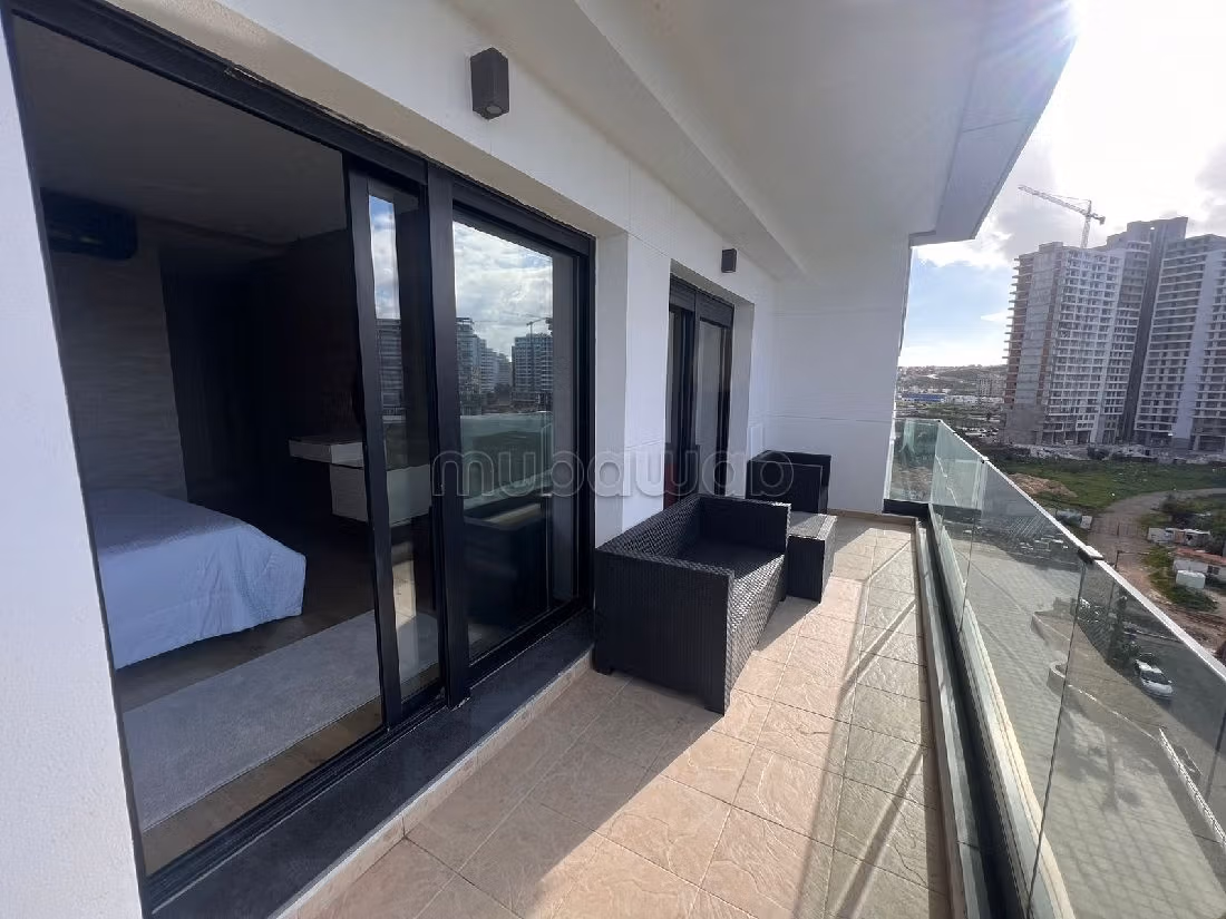 Affitto di un bellissimo appartamento a Malabata. 2 belle camere da letto. Arredato