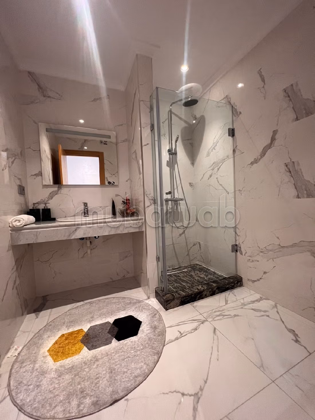 Affitto di un bellissimo appartamento a Malabata. 2 belle camere da letto. Arredato