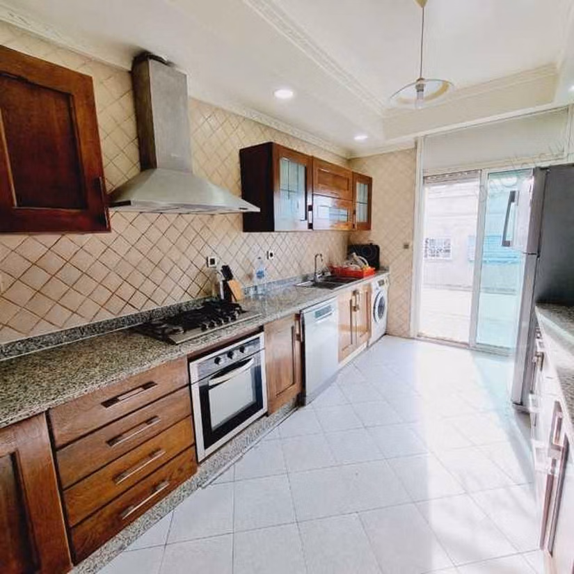 Appartement à Vendre de 213.0 m² à Casablanca, Hopitaux