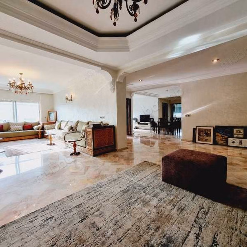 Appartement à Vendre de 213.0 m² à Casablanca, Hopitaux